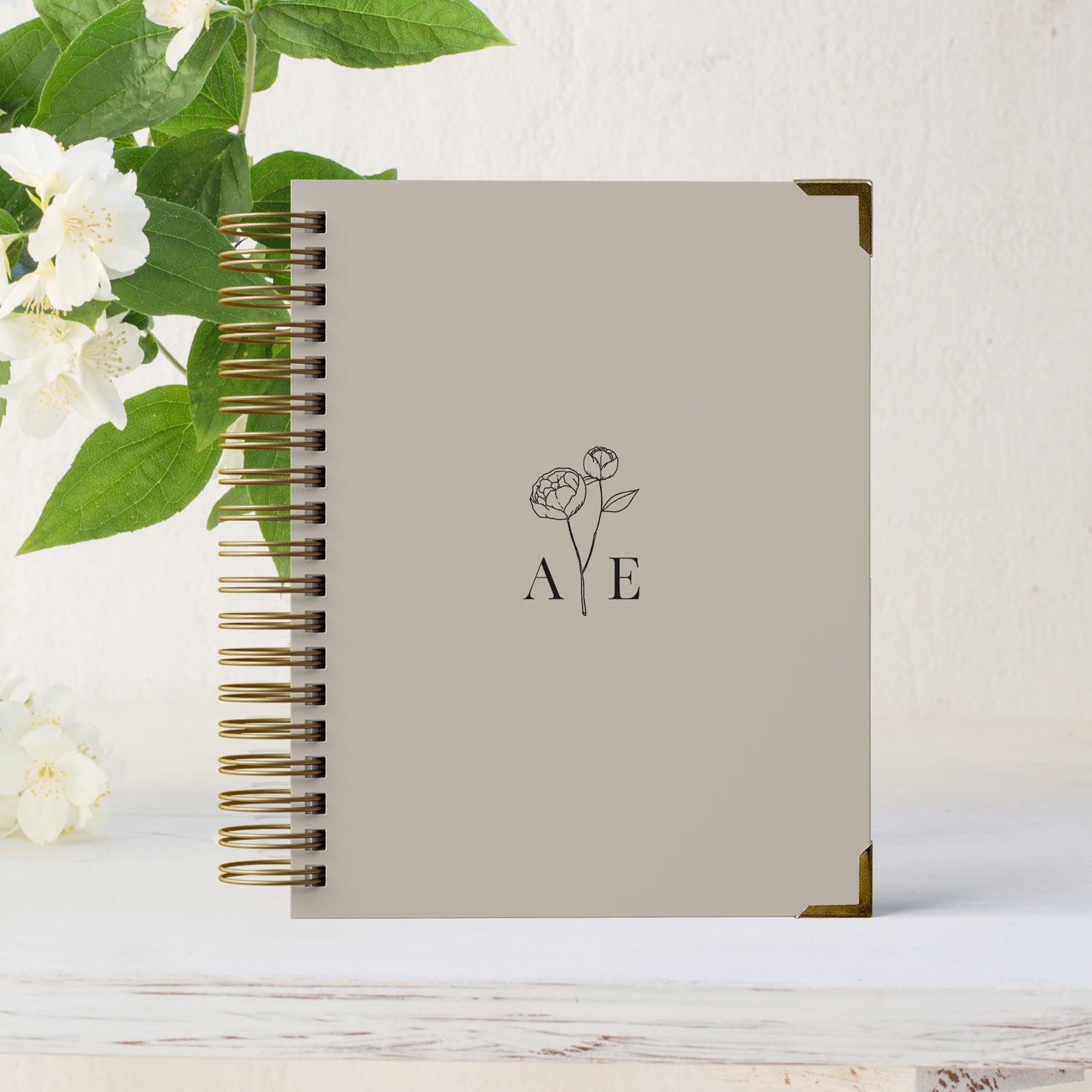 The Wicked Bride Wedding Planner Book is the best wedding planner you can find, with dozens of design options and colors your planner can be customized to match your personal style.